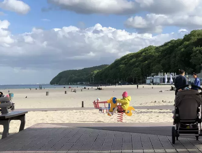 out-of-season. plik: tlusta-mewa-apartament-gdynia-out-of-season-poza-sezonem - 33.webp